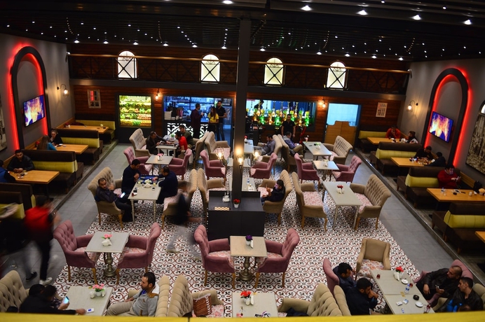 Imagen de los interiores del Hotel Bern Otel. Foto 17