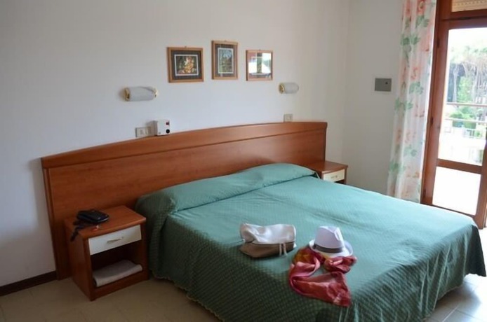 Imagen de la habitación del Hotel Berna, Eraclea Mare. Foto 8