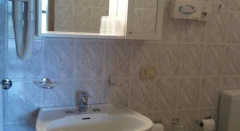 Imagen de la habitación del Hotel Berna, Eraclea Mare. Foto 11