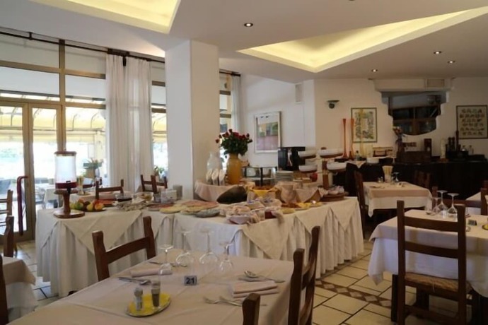 Imagen del bar/restaurante del Hotel Berna, Eraclea Mare. Foto 6