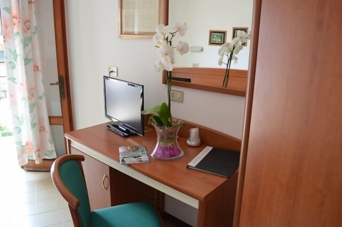 Imagen de la habitación del Hotel Berna, Eraclea Mare. Foto 17