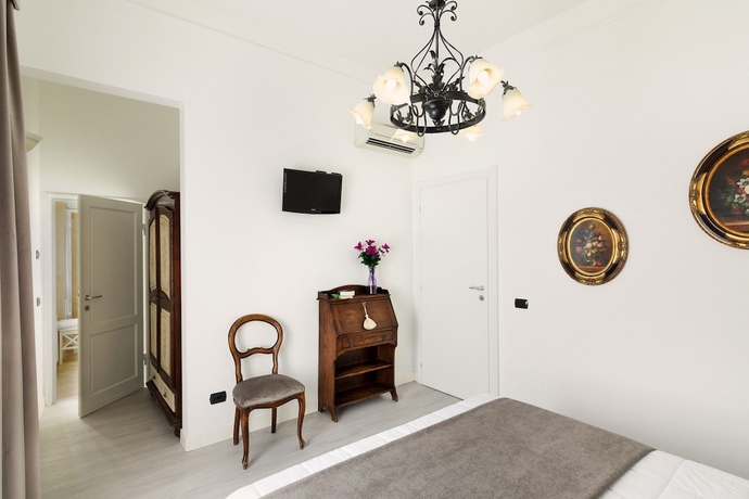 Imagen de la habitación del Hotel Berna, Florencia. Foto 11