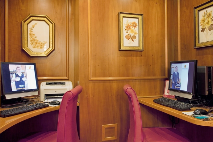 Imagen de los interiores del Hotel Berna, Milán. Foto 17