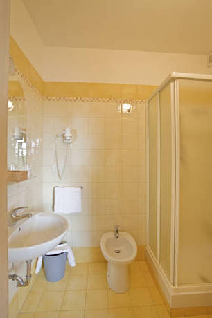 Imagen de la habitación del Hotel Bernard. Foto 7