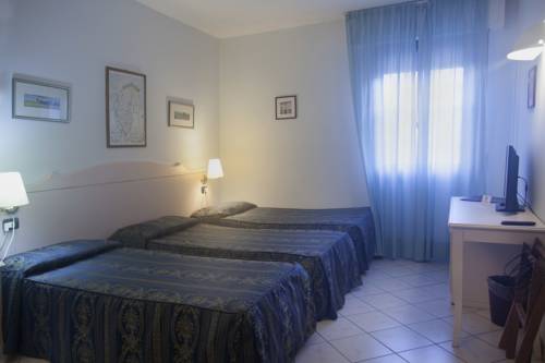 Imagen de la habitación del Hotel Bernardino. Foto 15