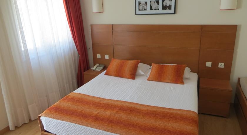 Imagen de la habitación del Hotel Berne. Foto 4