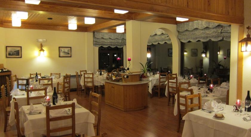 Imagen del bar/restaurante del Hotel Berne. Foto 2