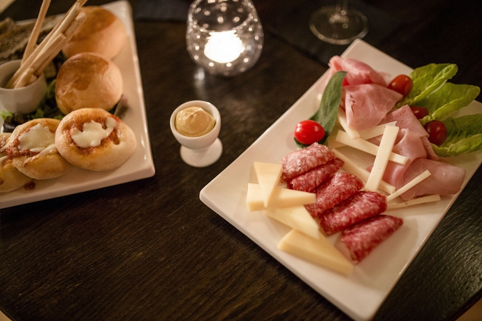 Imagen del bar/restaurante del Hotel Bernina 1865. Foto 4