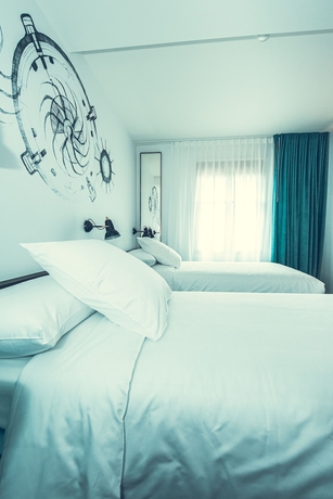 Imagen de la habitación del Hotel Bernina Geneva. Foto 3