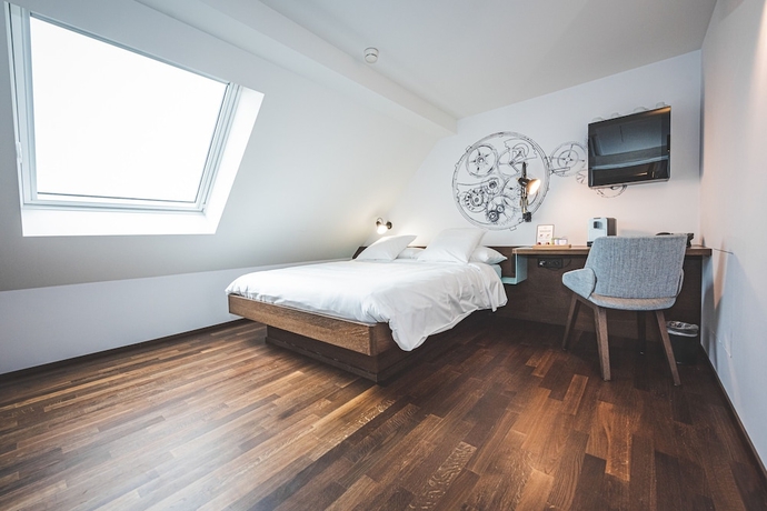 Imagen de la habitación del Hotel Bernina Geneva. Foto 5