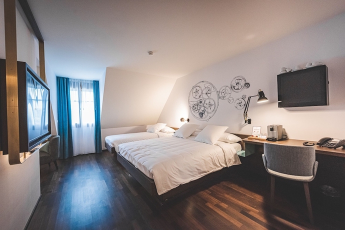 Imagen de la habitación del Hotel Bernina Geneva. Foto 6