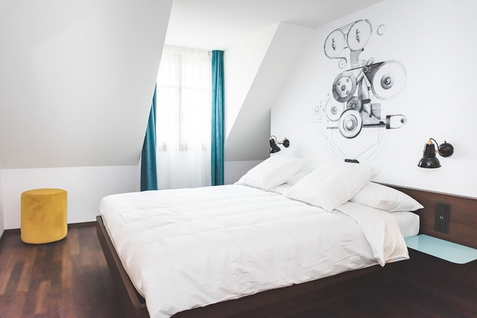 Imagen de la habitación del Hotel Bernina Geneva. Foto 8