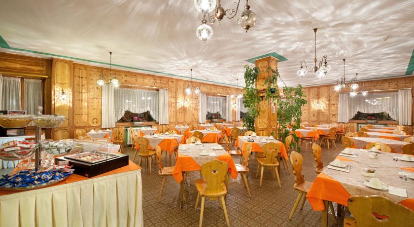 Imagen del bar/restaurante del Hotel Bernina, Livigno. Foto 3