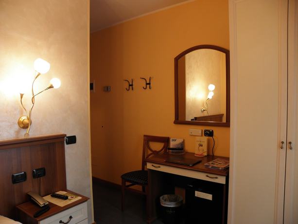 Imagen de la habitación del Hotel Bernina, Tirano. Foto 5