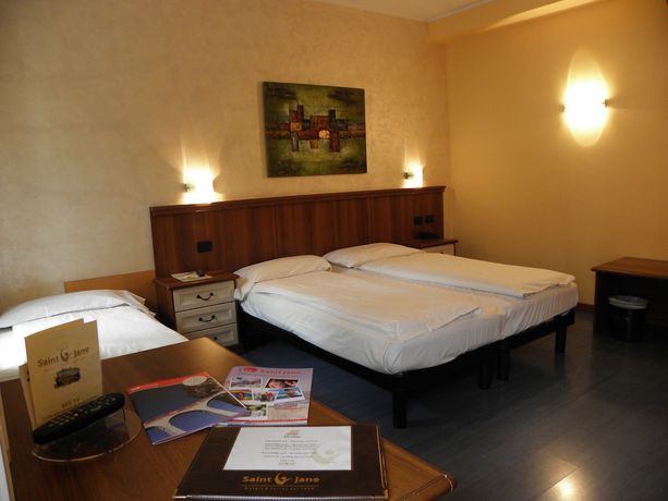 Imagen de la habitación del Hotel Bernina, Tirano. Foto 10