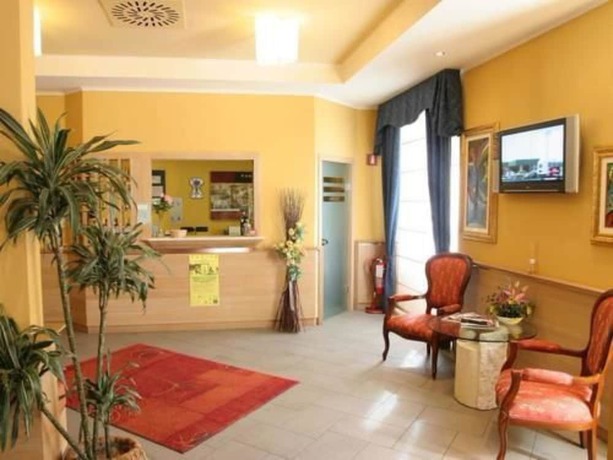 Imagen de los interiores del Hotel Bernina, Tirano. Foto 20