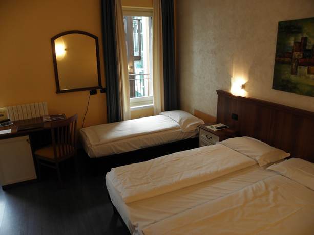 Imagen de la habitación del Hotel Bernina, Tirano. Foto 18