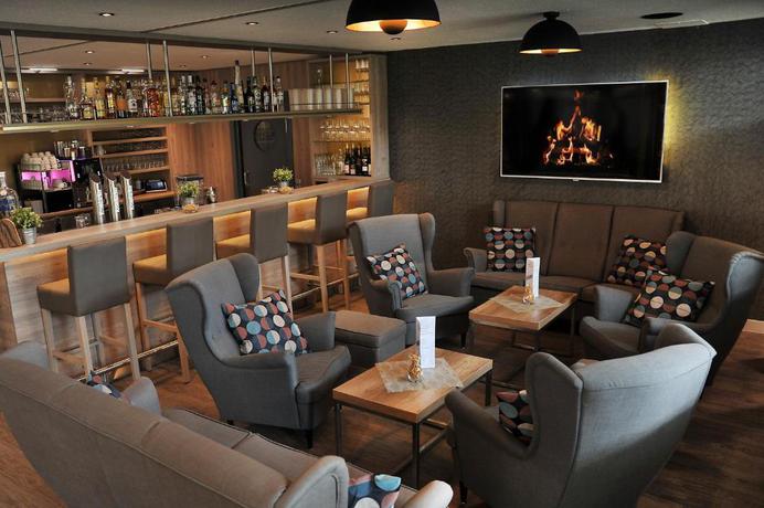 Imagen general del Hotel Bernstein Acamed Resort. Foto 15