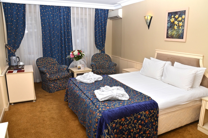 Imagen de la habitación del Hotel Berr, Estambul. Foto 3