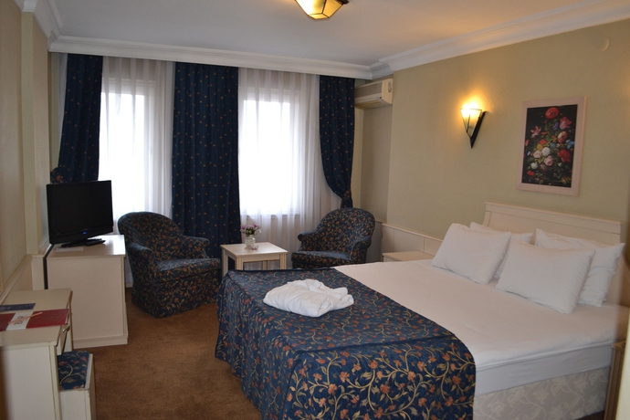 Imagen de la habitación del Hotel Berr, Estambul. Foto 6