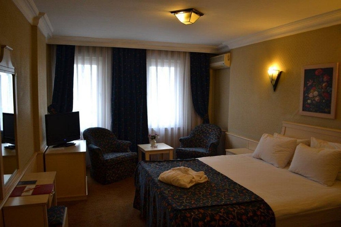 Imagen de la habitación del Hotel Berr, Estambul. Foto 14