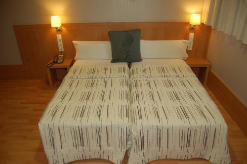 Imagen de la habitación del Hotel Berri Versalles. Foto 9