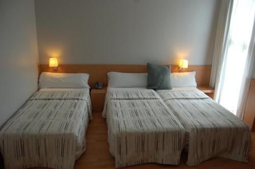 Imagen de la habitación del Hotel Berri Versalles. Foto 10