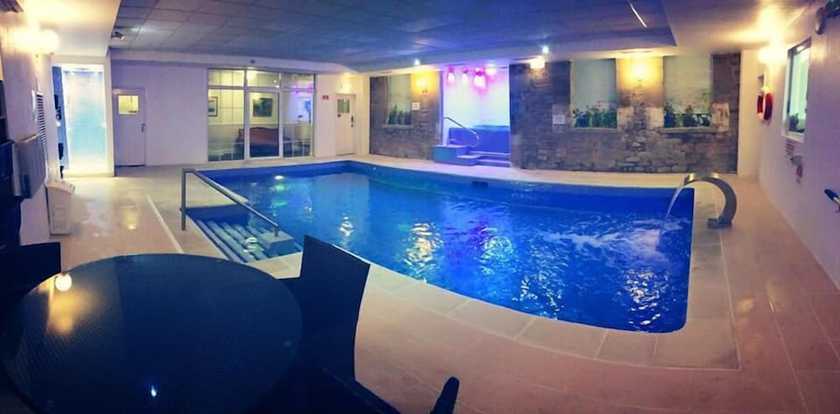 Imagen de la piscina del Hotel Berry Head. Foto 19