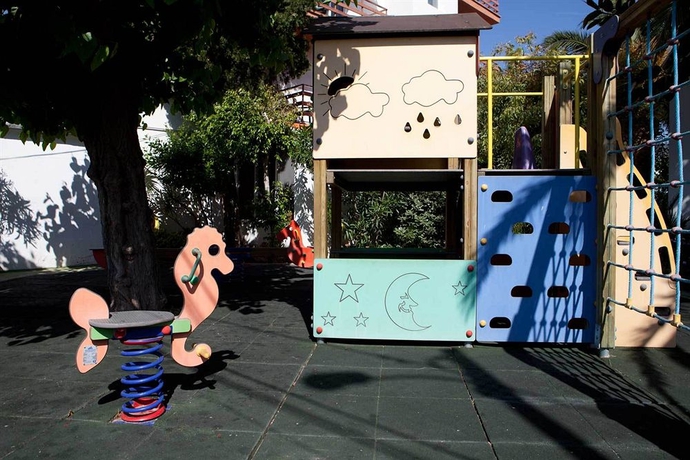 Imagen de los exteriores del Hotel Bersoca. Foto 12