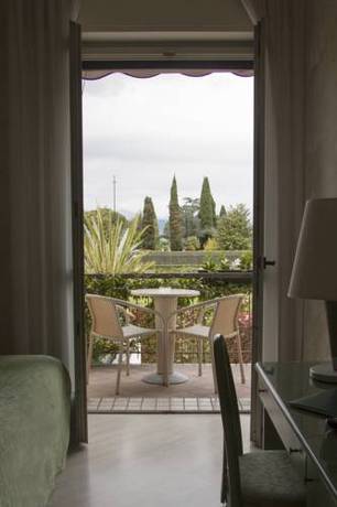 Imagen de la habitación del Hotel Berta, Desenzano del Garda. Foto 13