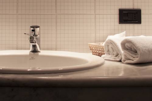 Imagen de la habitación del Hotel Berta, Desenzano del Garda. Foto 14