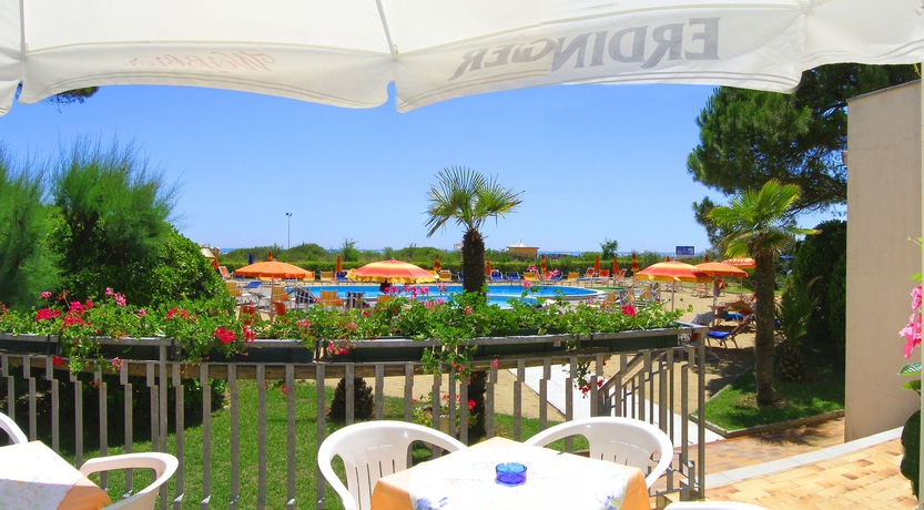 Imagen de los exteriores del Hotel Bertha, Lido Di Jesolo. Foto 8