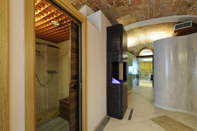Imagen de la piscina del Hotel Bertusi. Foto 14