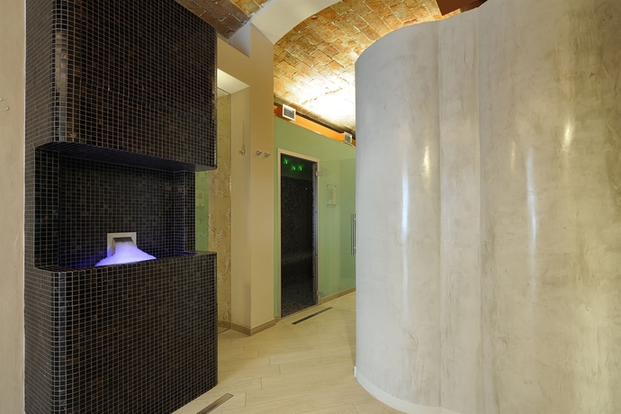 Imagen de la piscina del Hotel Bertusi. Foto 15