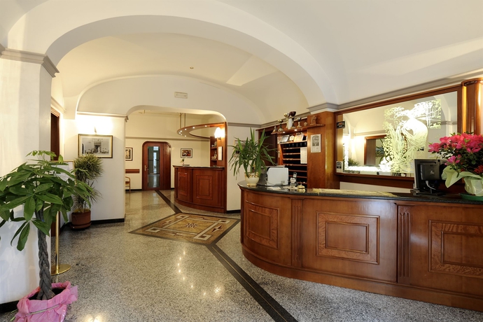 Imagen de los interiores del Hotel Bertusi. Foto 13