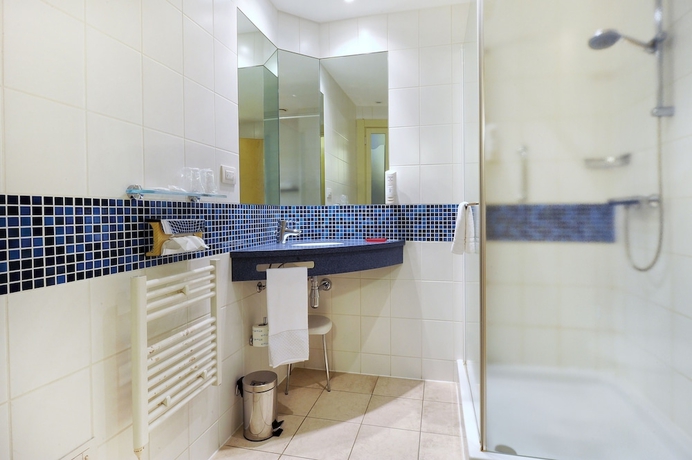 Imagen de la habitación del Hotel Bes Bergamo West. Foto 5