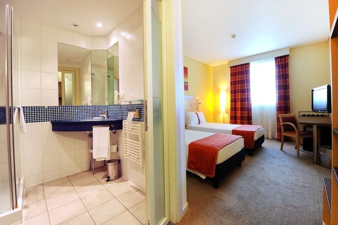 Imagen de la habitación del Hotel Bes Bergamo West. Foto 10