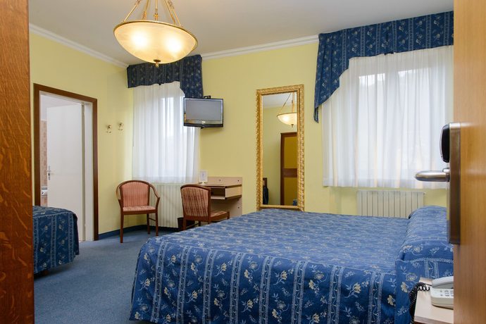 Imagen de la habitación del Hotel Bes Papa San Pellegrino Terme. Foto 11