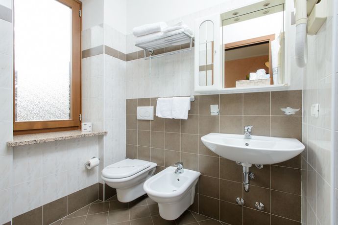 Imagen de la habitación del Hotel Bes Papa San Pellegrino Terme. Foto 15