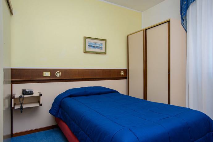 Imagen de la habitación del Hotel Bes Papa San Pellegrino Terme. Foto 16