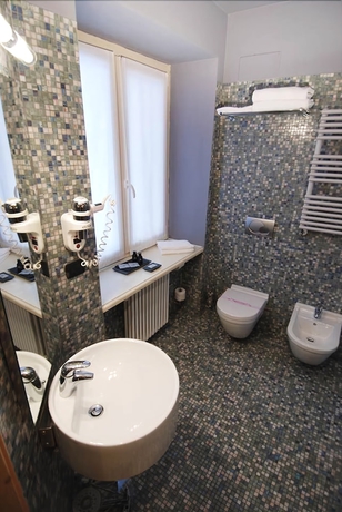 Imagen de la habitación del Hotel Bes and Spa. Foto 17