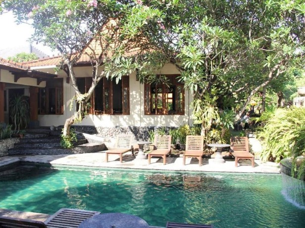 Imagen de la piscina del Hotel Besakih Beach. Foto 19