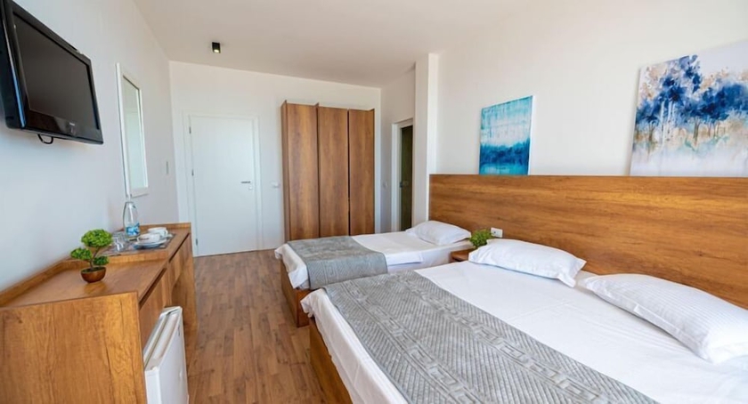 Imagen de la habitación del Hotel Besani. Foto 9