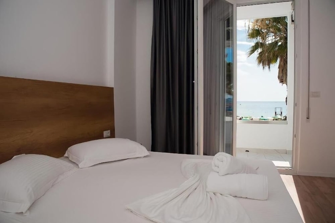 Imagen de la habitación del Hotel Besani. Foto 14