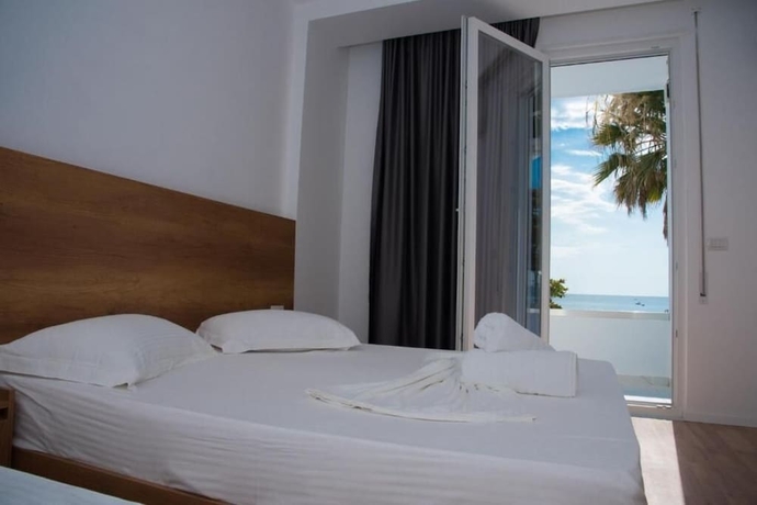 Imagen de la habitación del Hotel Besani. Foto 16