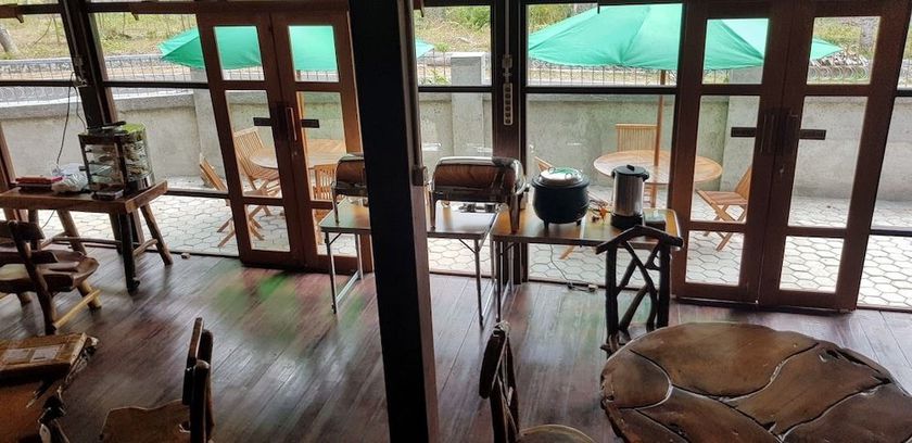 Imagen del bar/restaurante del Hotel Besar Bulan Baru - Senggigi. Foto 2