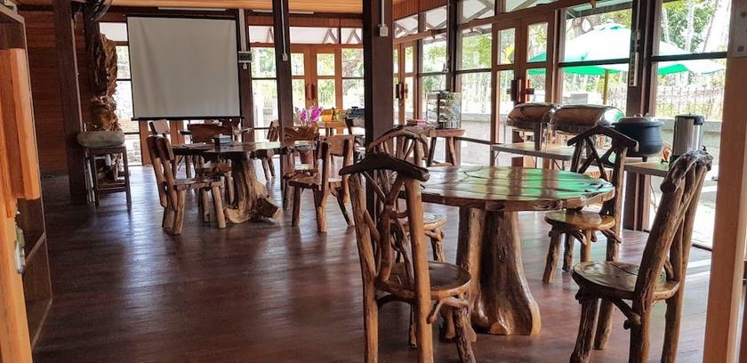 Imagen del bar/restaurante del Hotel Besar Bulan Baru - Senggigi. Foto 3
