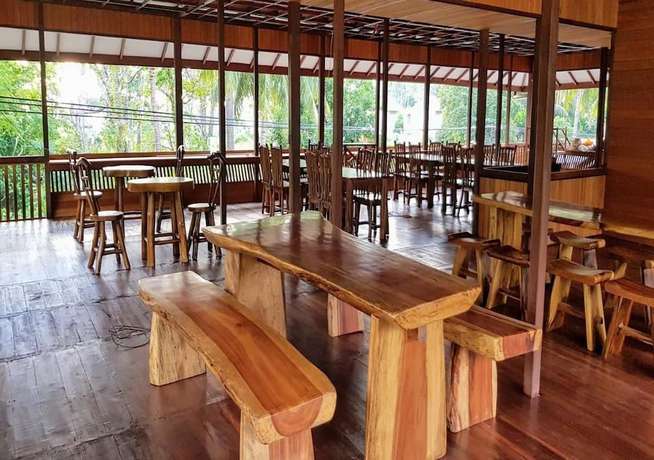 Imagen del bar/restaurante del Hotel Besar Bulan Baru - Senggigi. Foto 4