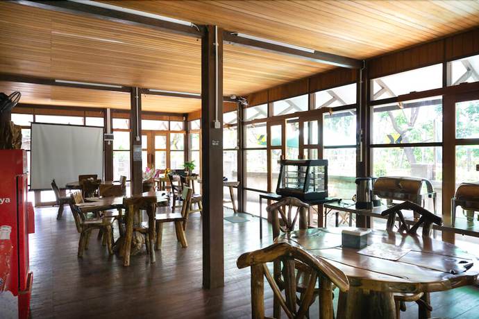 Imagen del bar/restaurante del Hotel Besar Bulan Baru - Senggigi. Foto 5