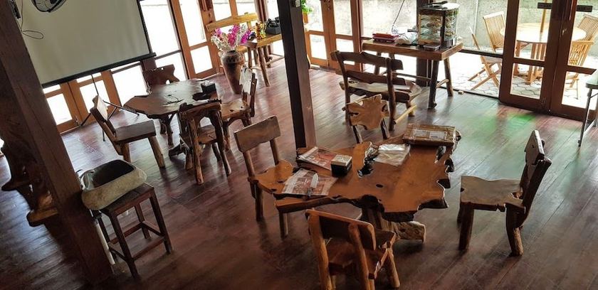 Imagen del bar/restaurante del Hotel Besar Bulan Baru - Senggigi. Foto 6